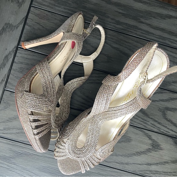 Caparros Heels 9.5 NEW - Picture 11 of 13